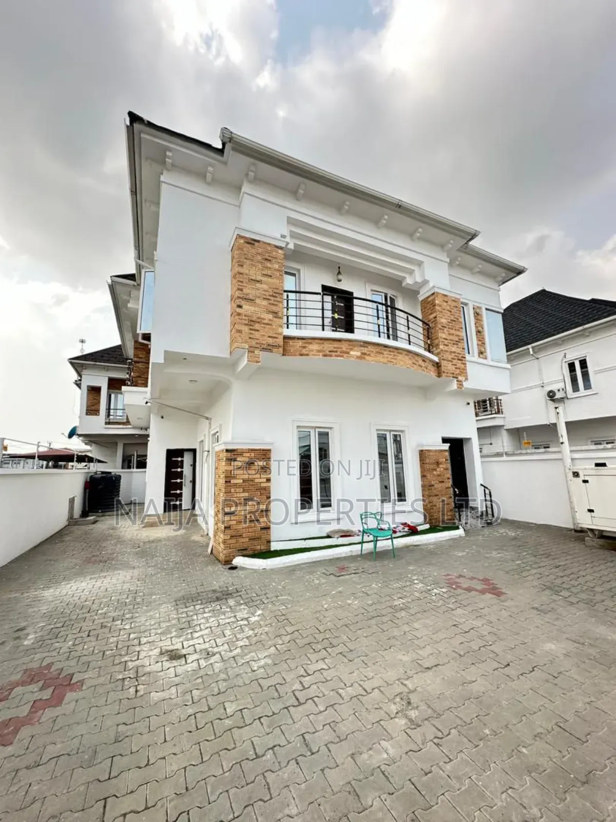 4bdrm Duplex in Lekki County for sale
