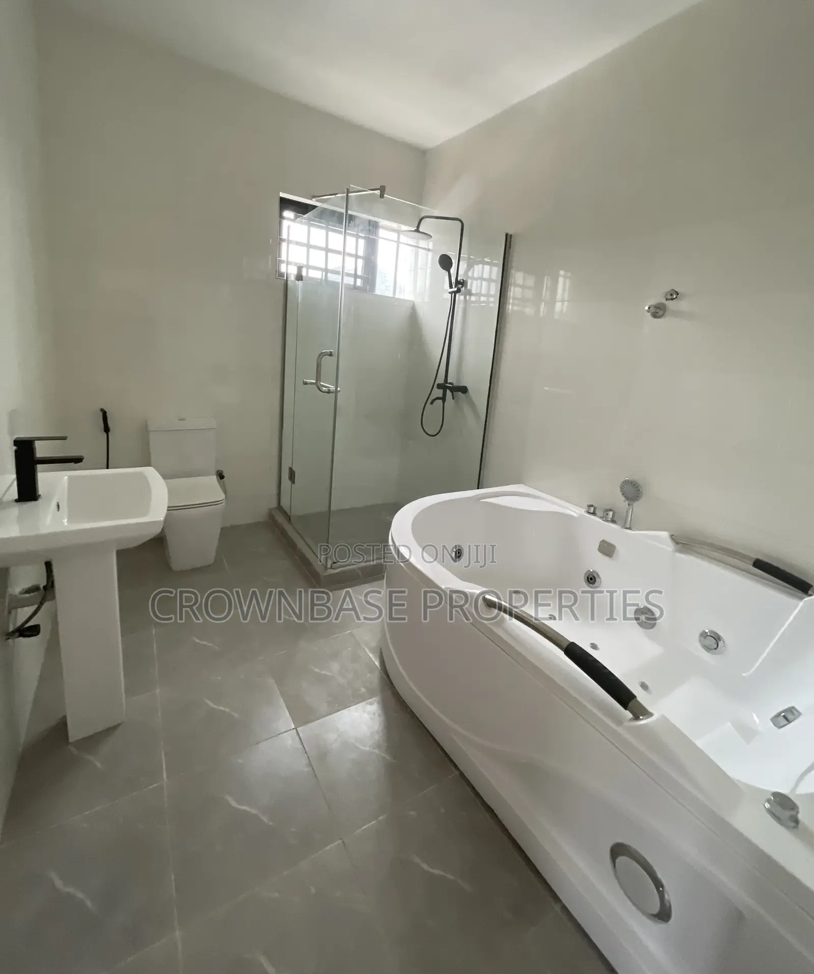 4bdrm House in Beechwood Estate, Bogije for sale