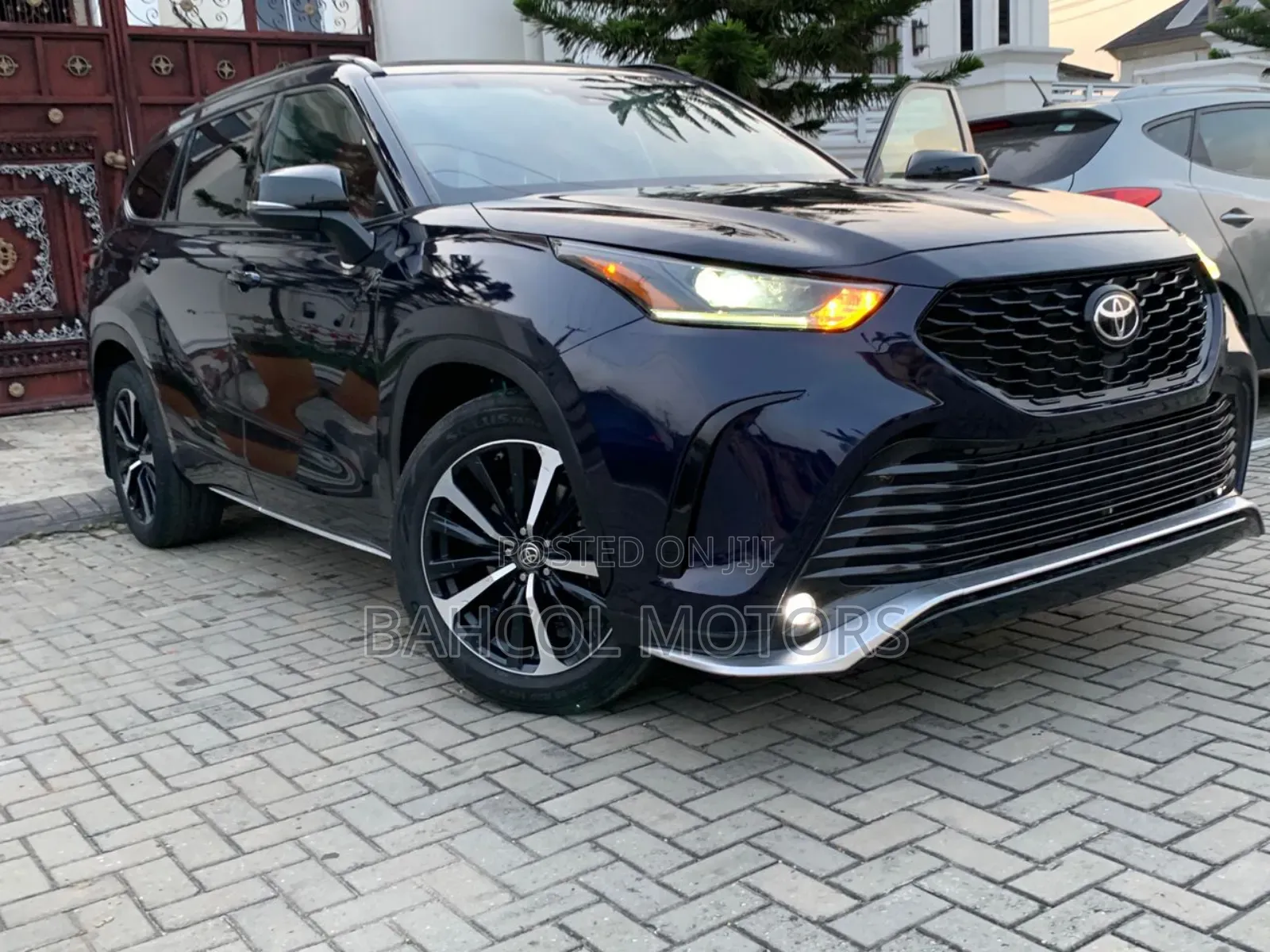Toyota Highlander XSE 2022 Blue