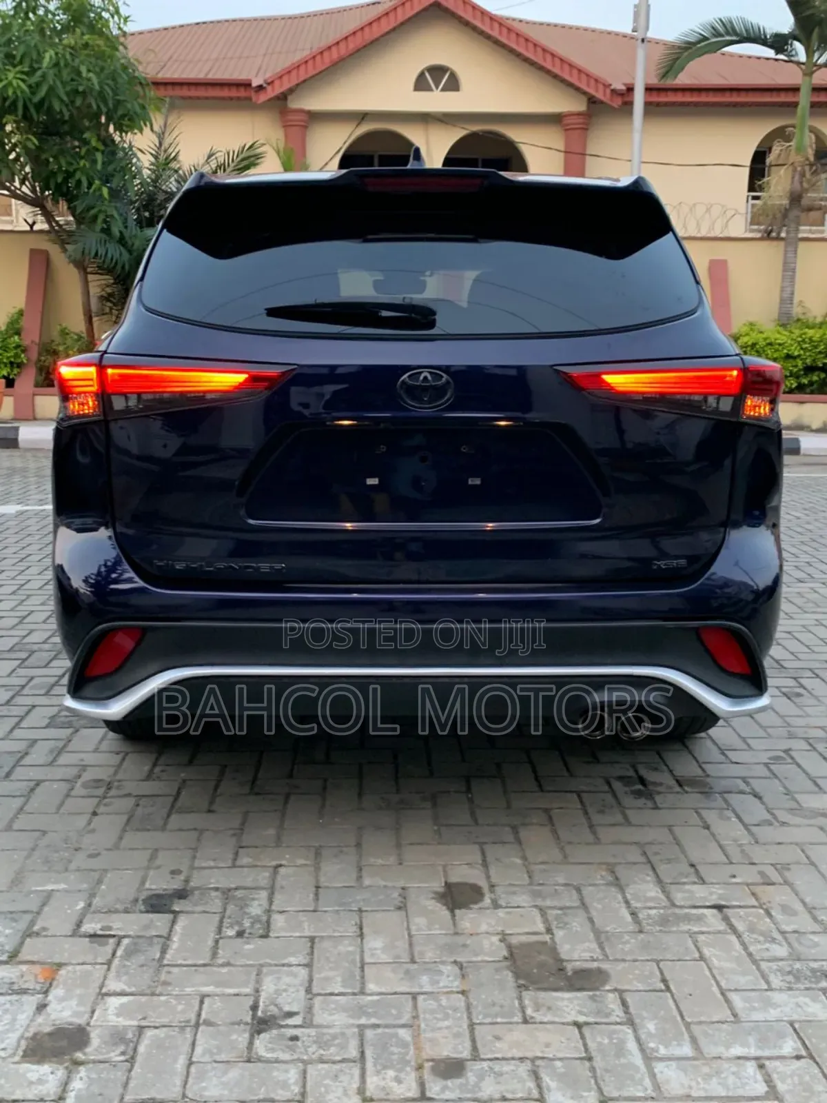 Toyota Highlander XSE 2022 Blue