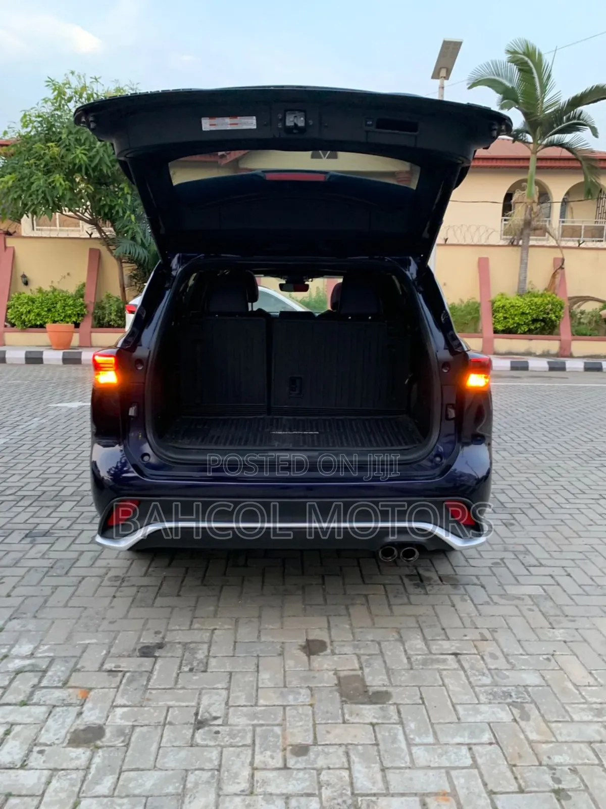 Toyota Highlander XSE 2022 Blue