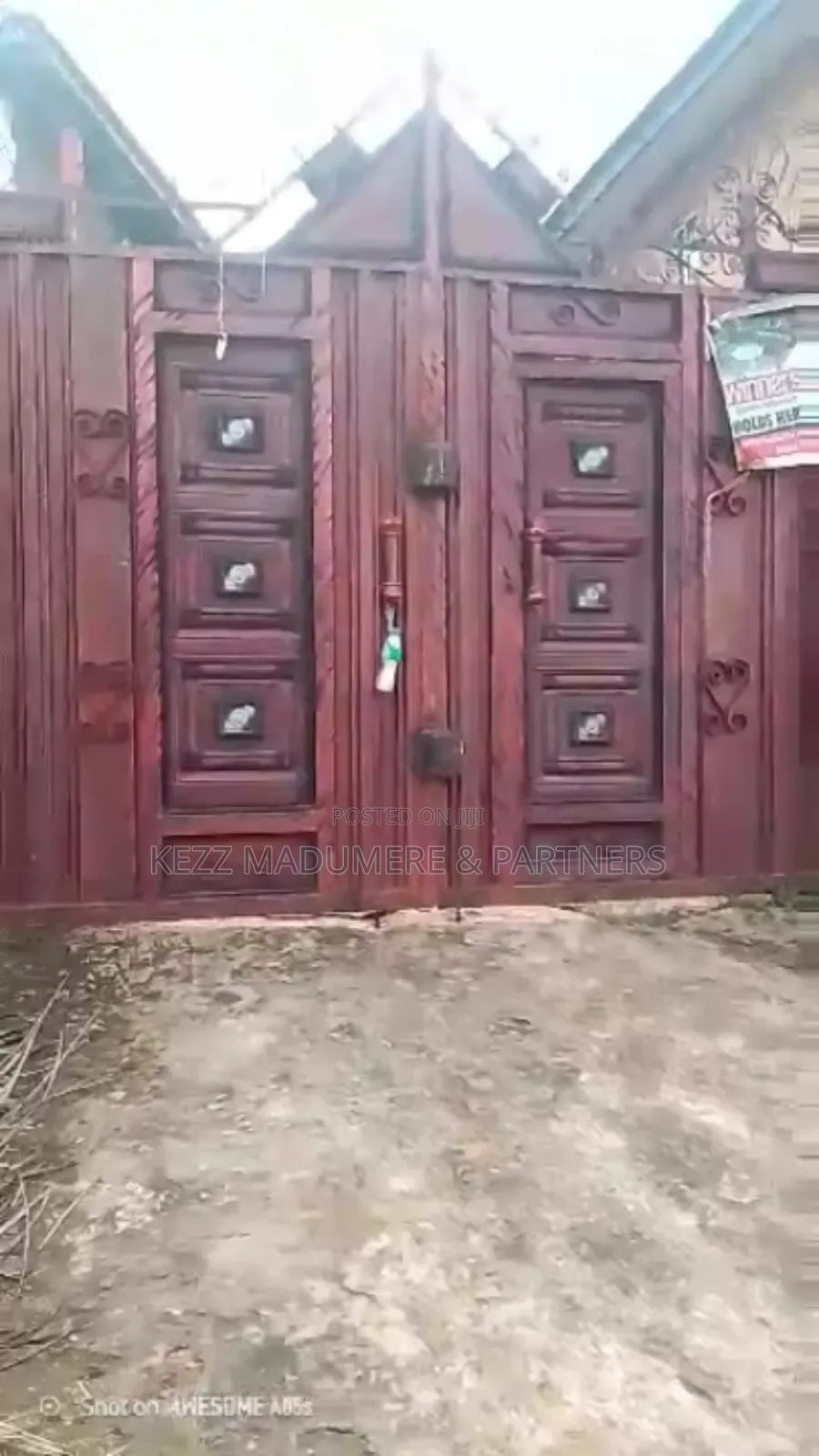 6bdrm Duplex in In An Estate Within for sale
