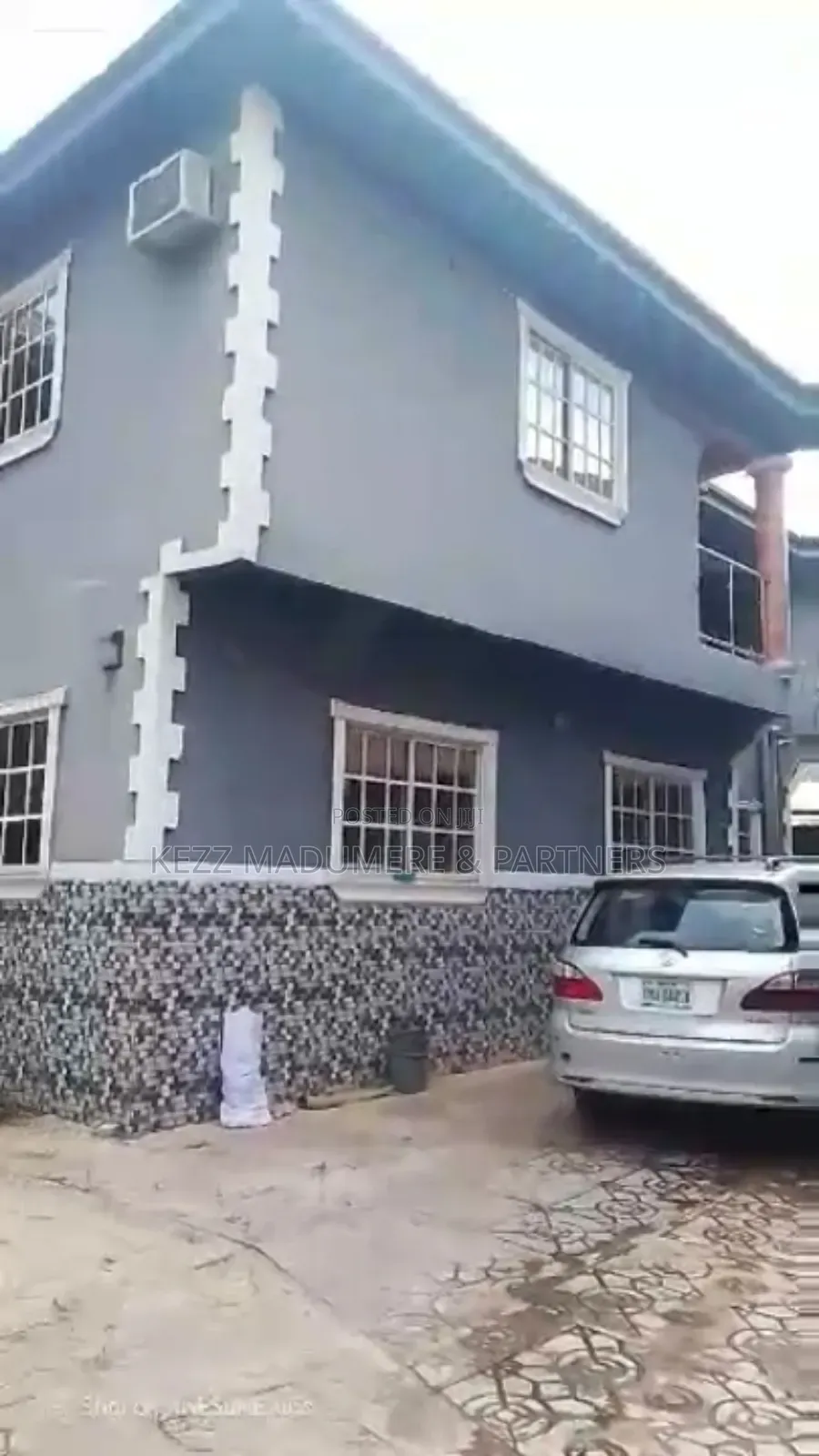 6bdrm Duplex in In An Estate Within for sale