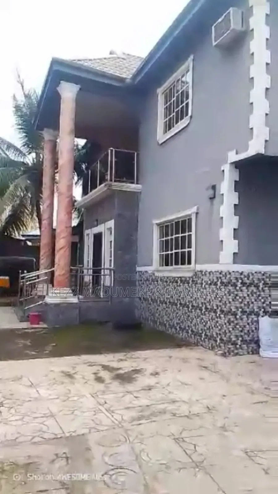 6bdrm Duplex in In An Estate Within for sale