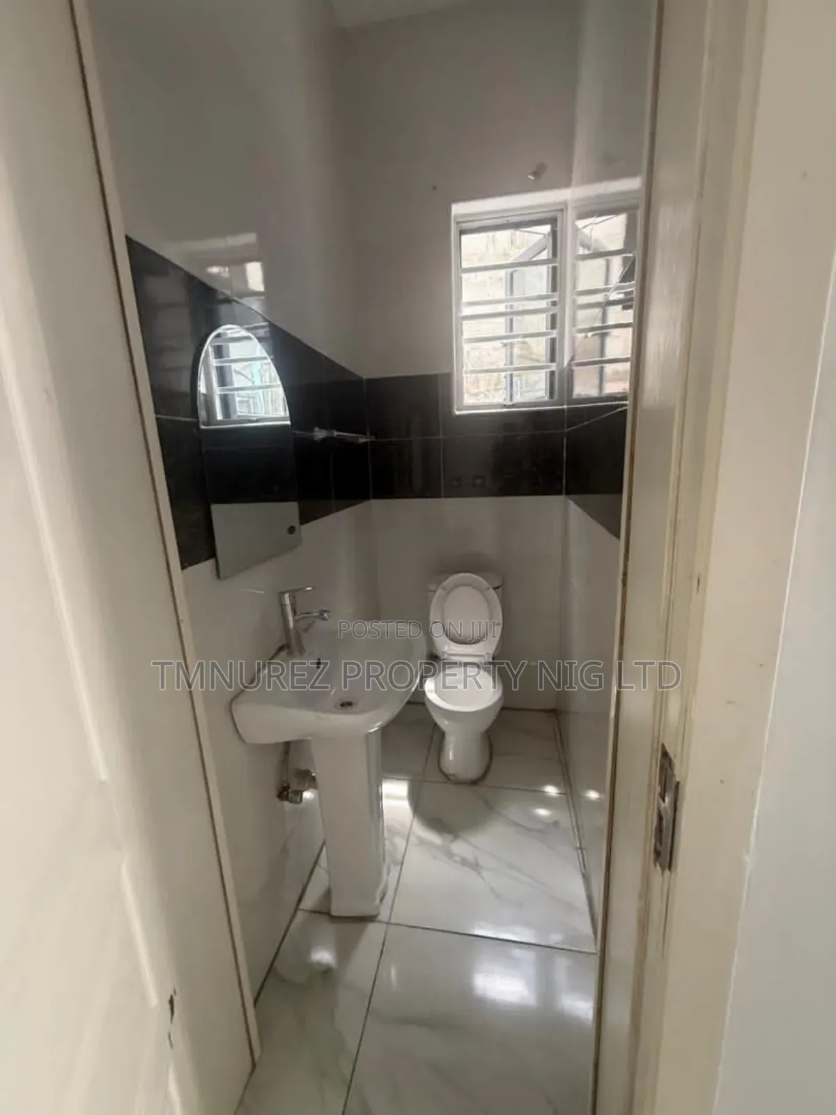 Studio Apartment in Lekki Conservative, Chevron for rent