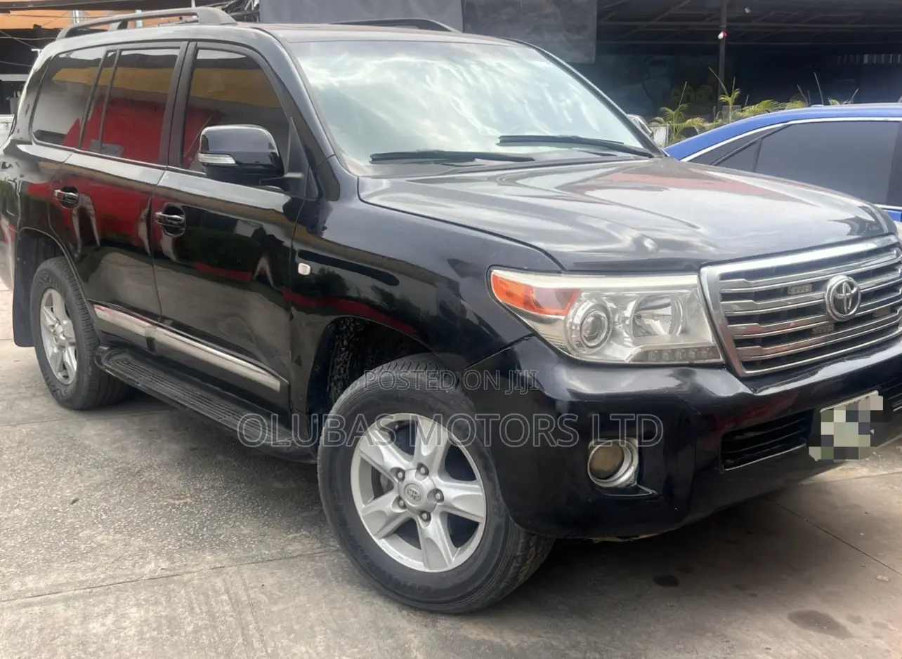 Toyota Land Cruiser 2010 Black