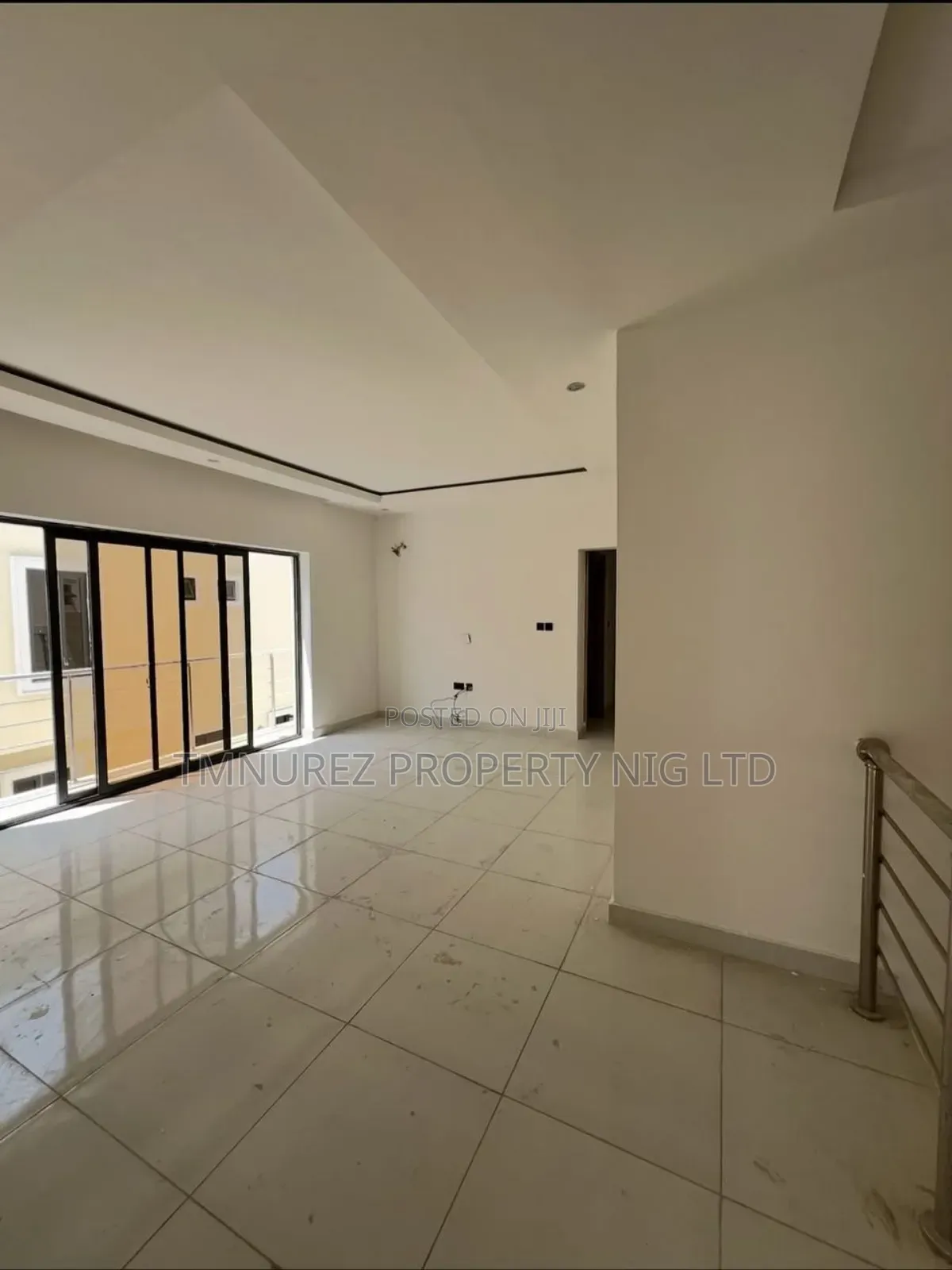 4bdrm Duplex in Chevron for rent