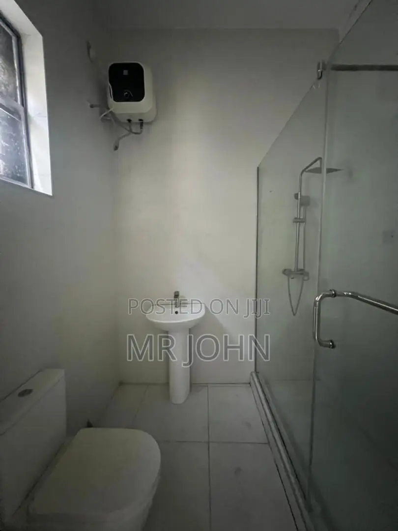 4bdrm Duplex in Secured Estate, Lekki for rent
