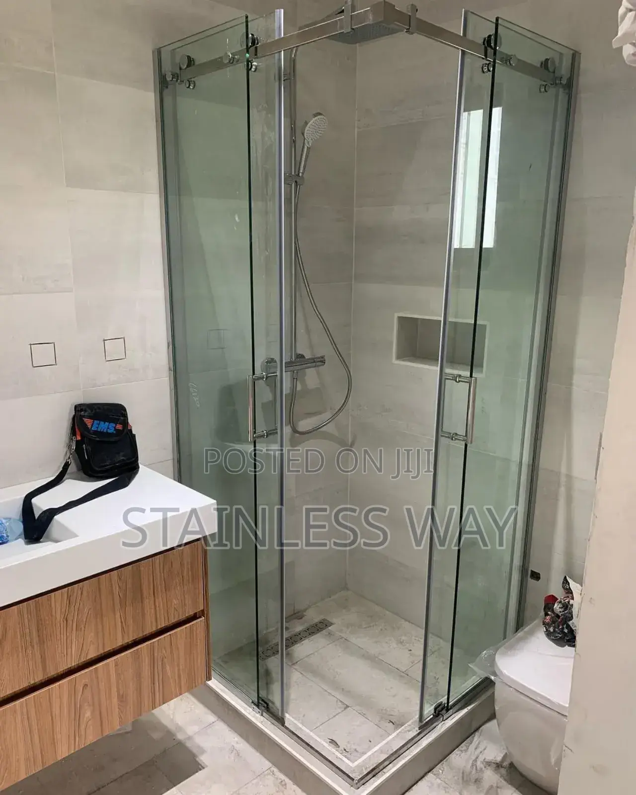 Shower Cubic