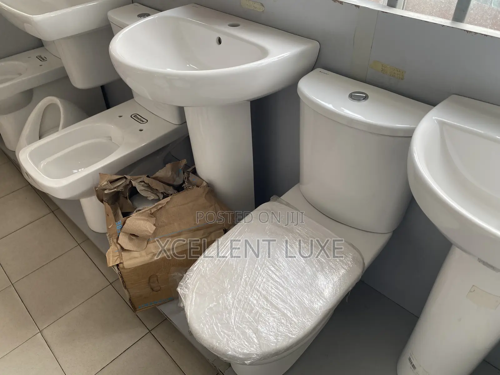 Geberit Executive Close Couple Wc And Wash Hand Basin