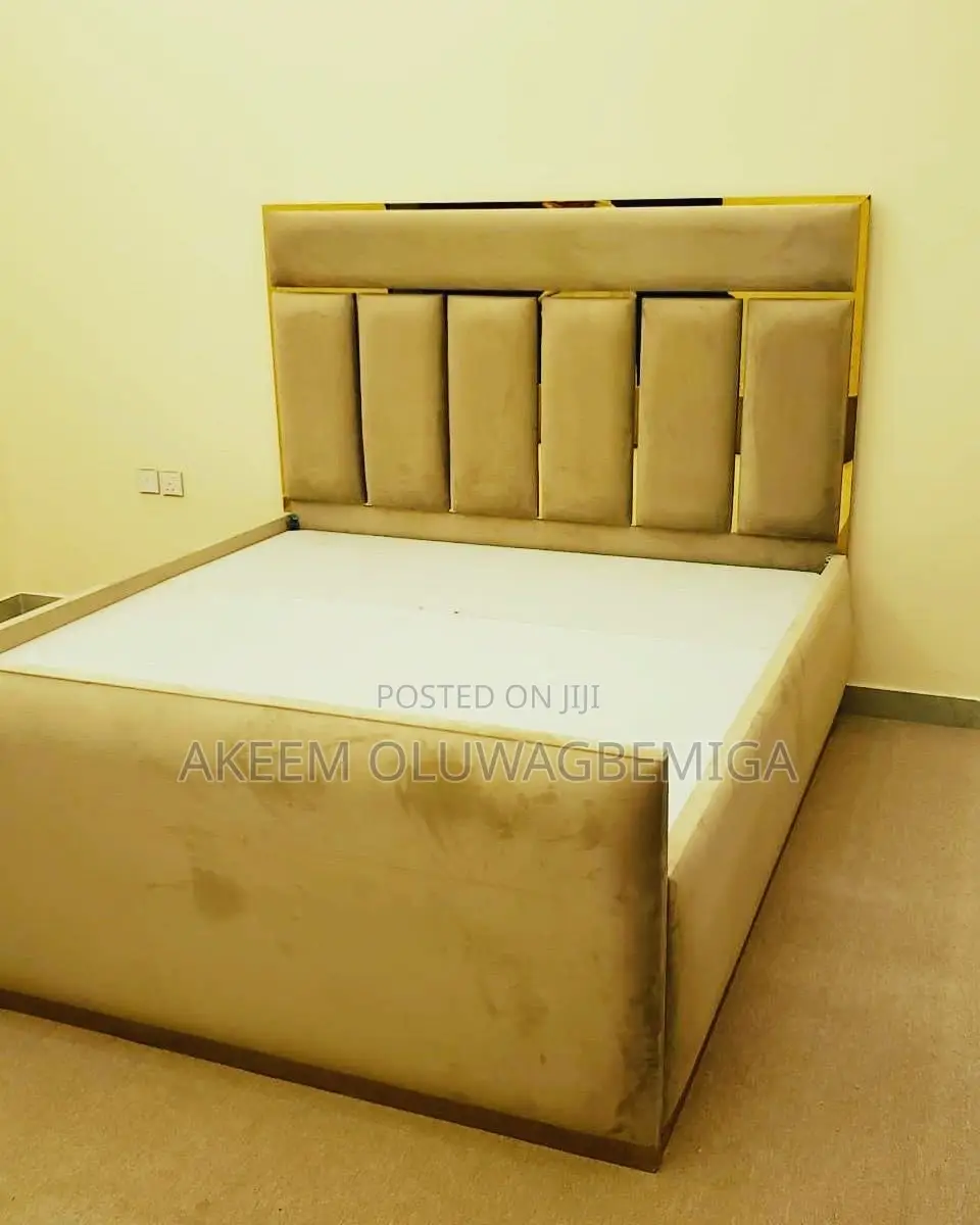 4.5by6ft Bedframe Fully Padded