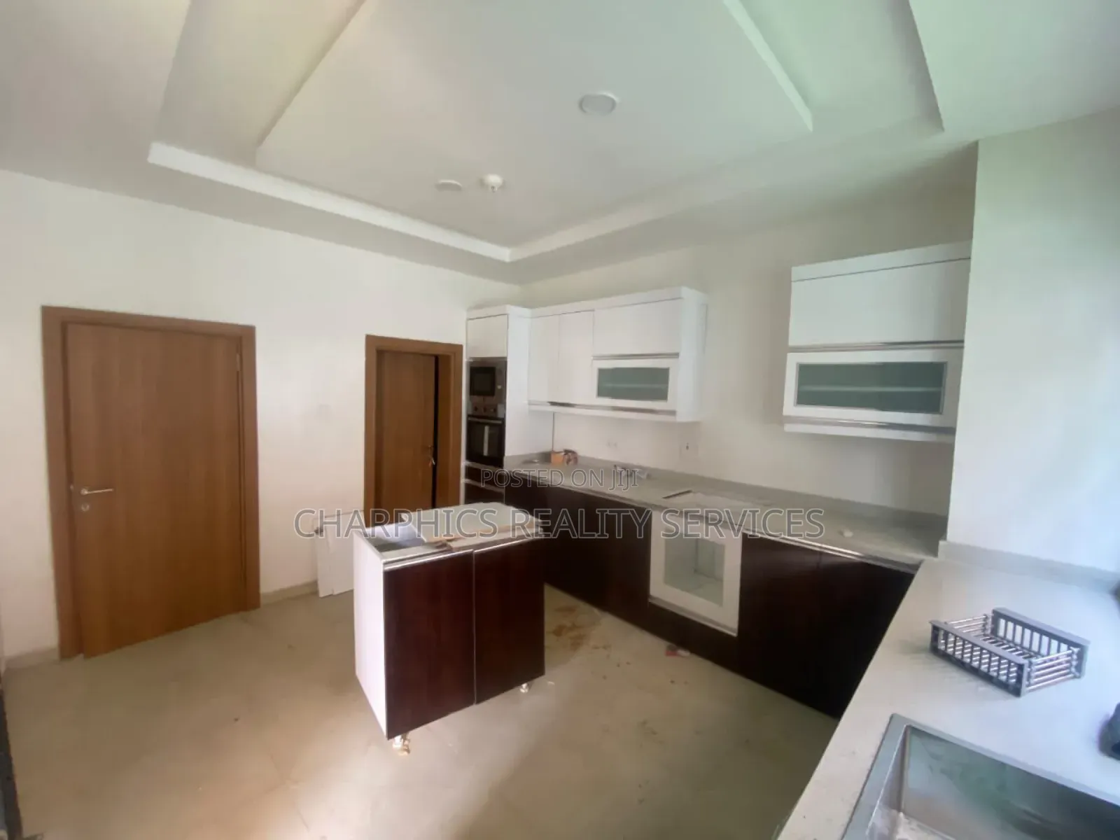 4bdrm Duplex in Banana Island for rent