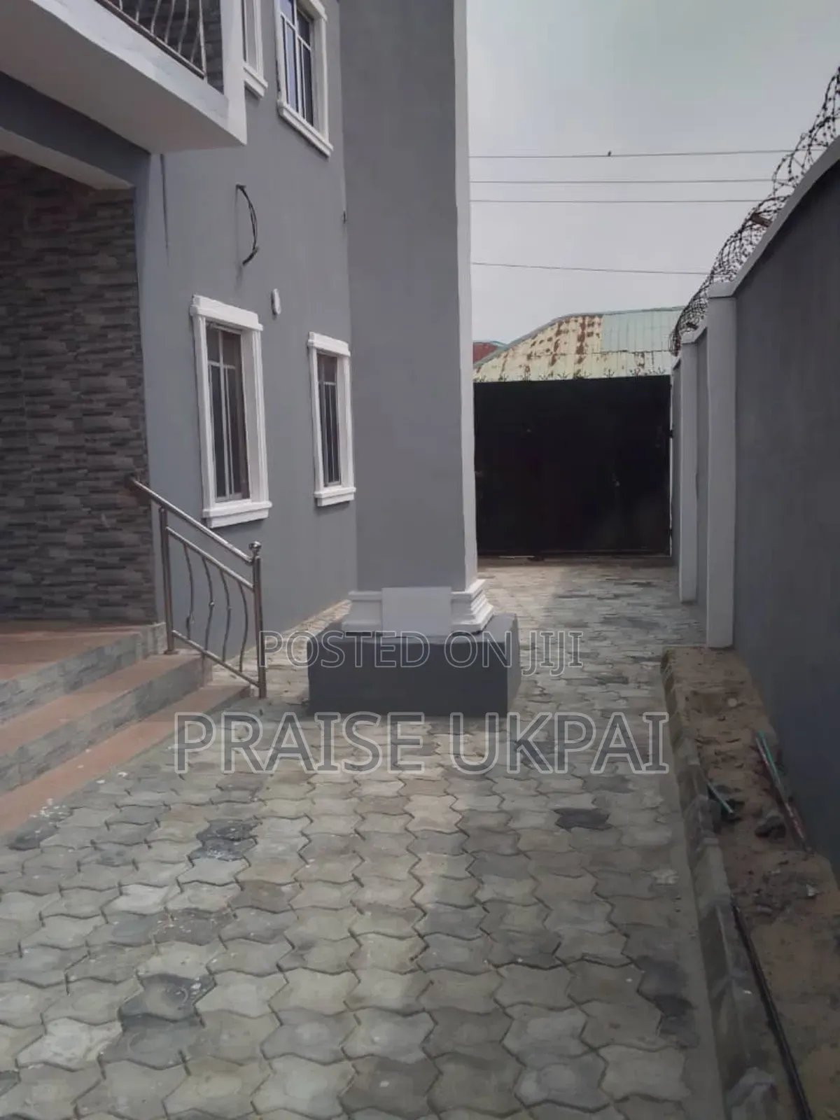 Furnished 4bdrm Duplex in Lakowe for sale
