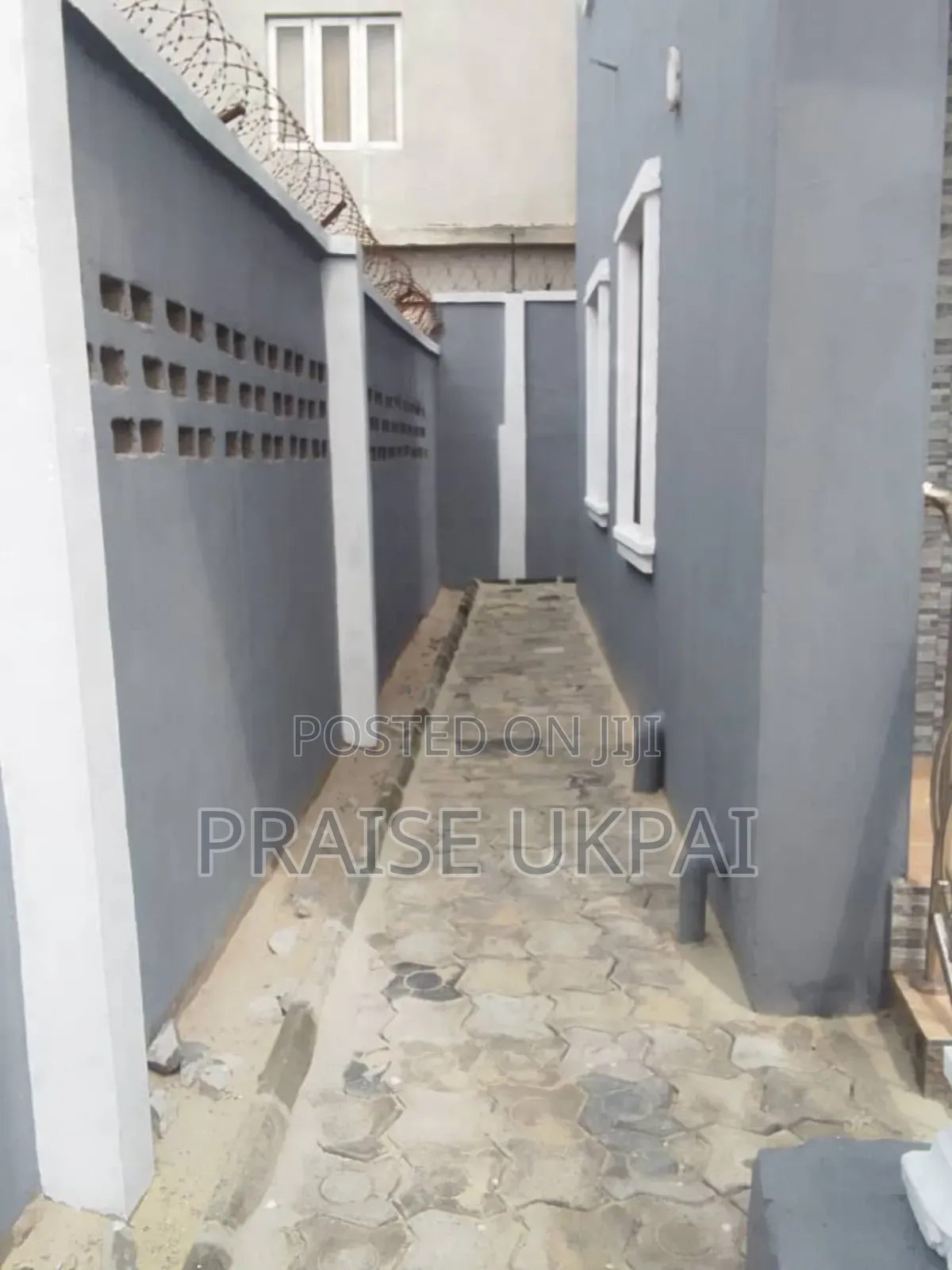 Furnished 4bdrm Duplex in Lakowe for sale