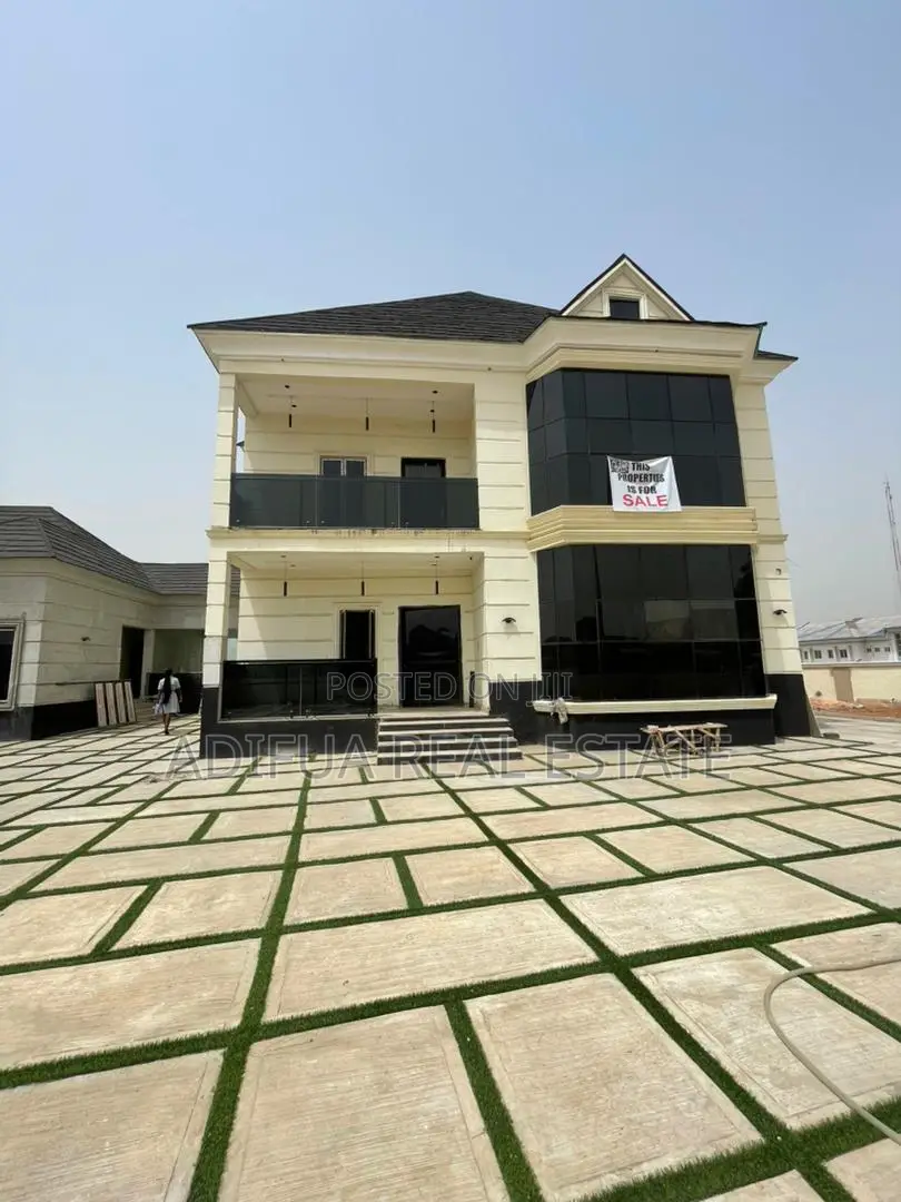 Smart 5-Bedroom Fully Detached + 2b.Q