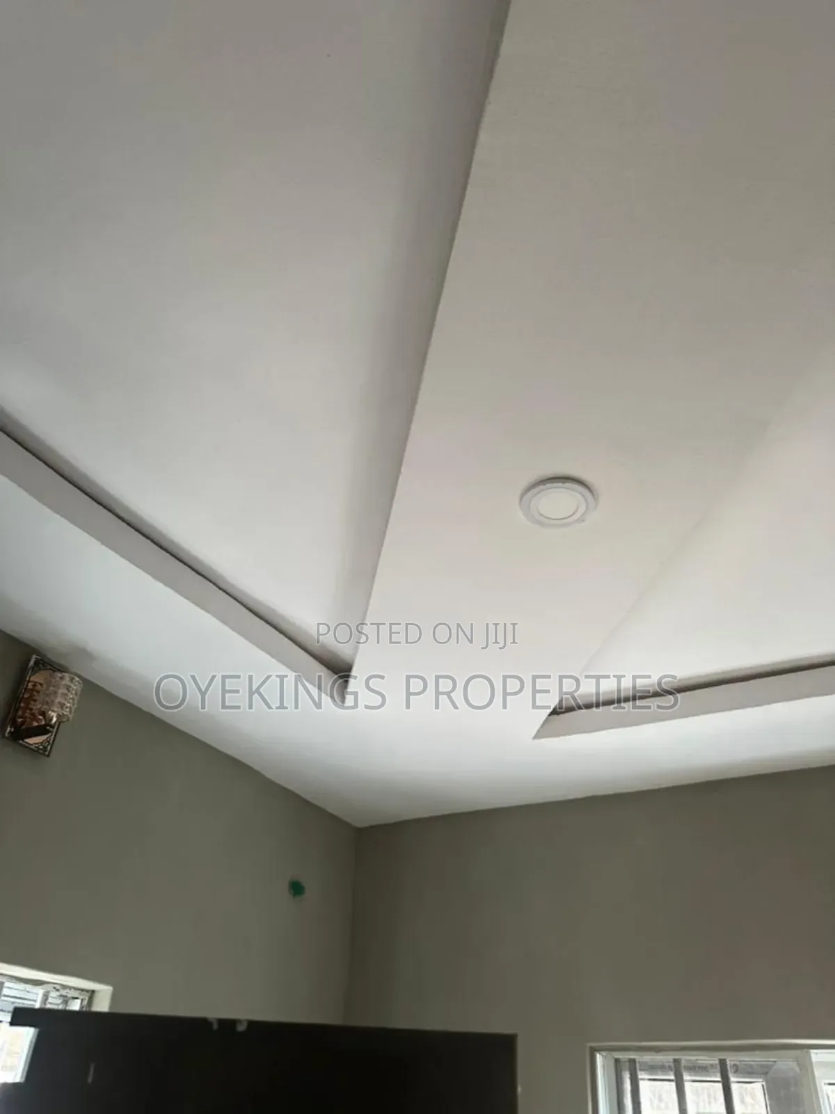 3bdrm Block of Flats in Agara, Akala Express for sale