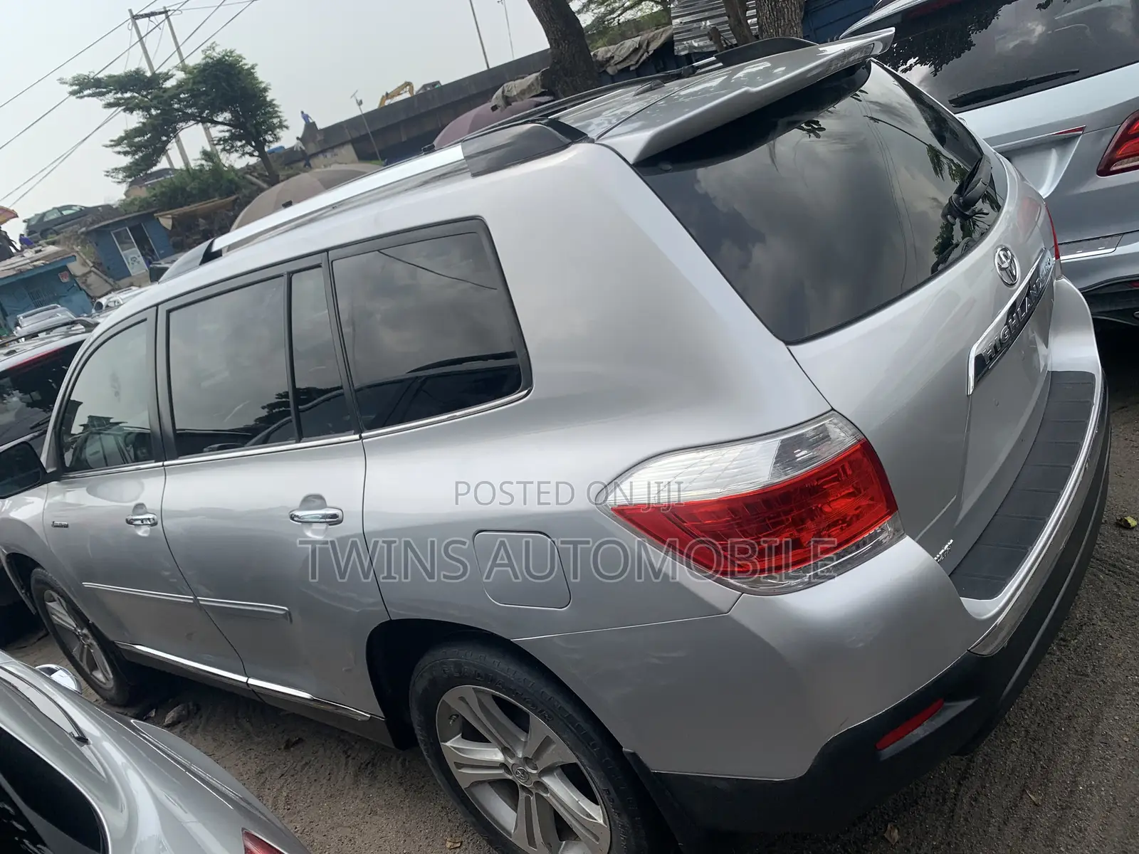 Toyota Highlander Limited 3.5l 4WD 2013 Silver