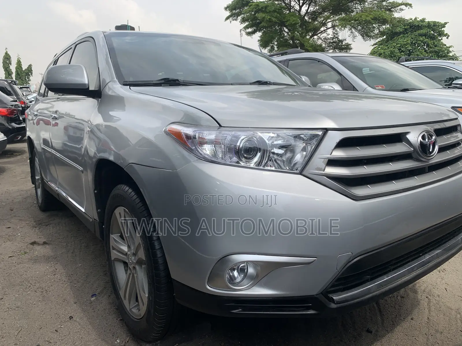 Toyota Highlander Limited 3.5l 4WD 2013 Silver