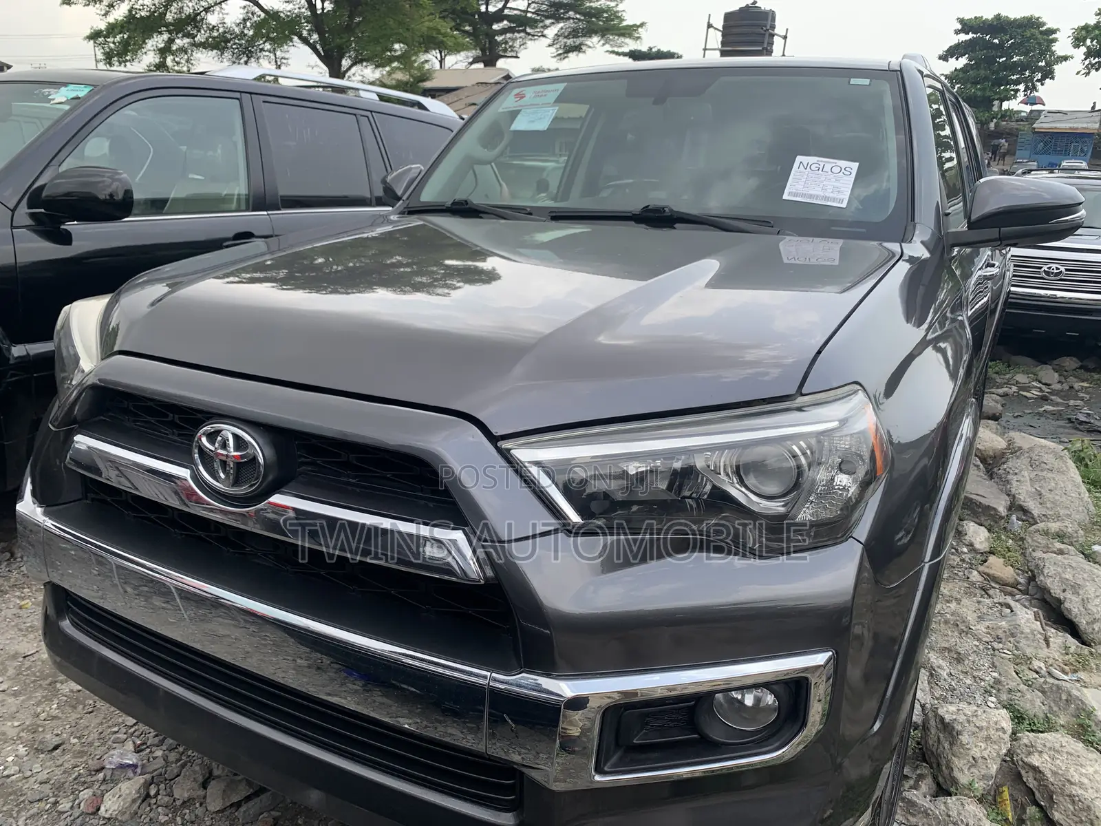 Toyota 4-Runner Limited 4dr SUV 4WD (4.0L 6cyl 5A) 2015 Gray