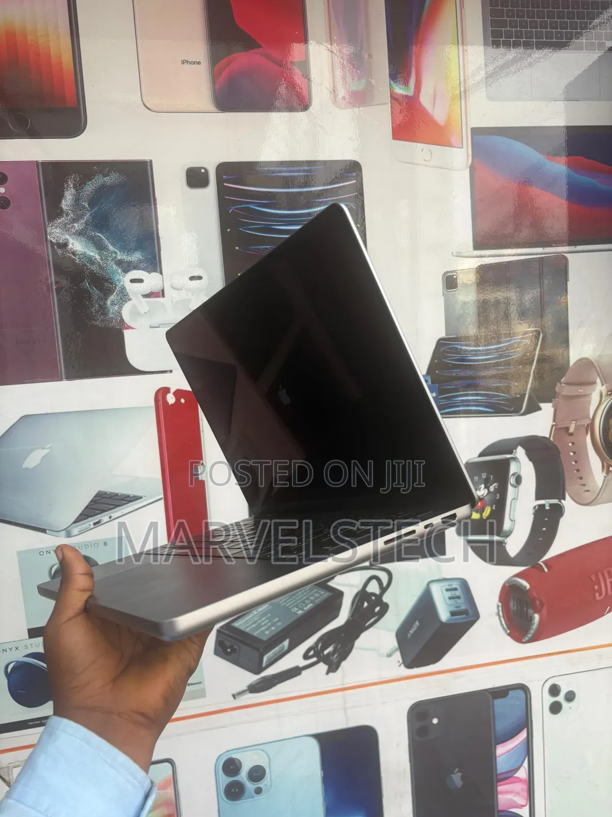 Laptop Apple MacBook Pro 2021 M1 16GB Apple M1 Pro SSD 512GB