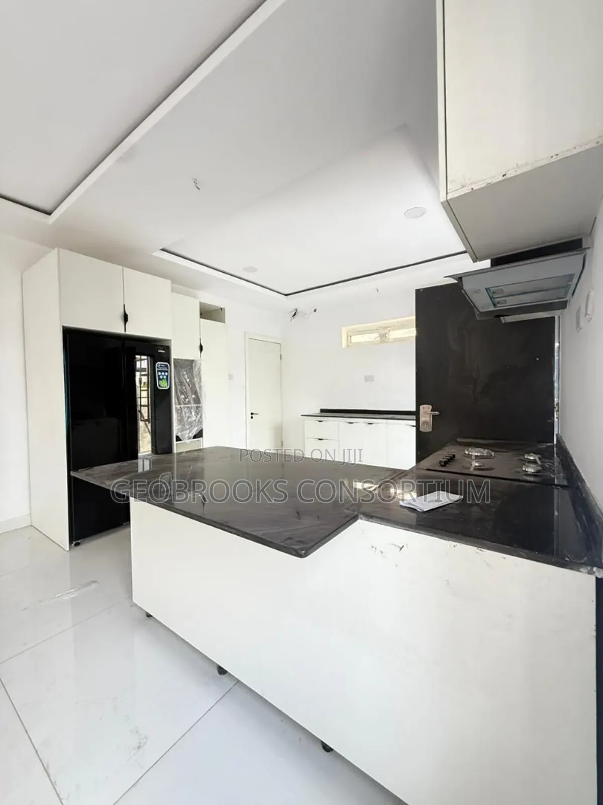 4bdrm Penthouse in Kolapo Ishola Gra, Akobo for sale