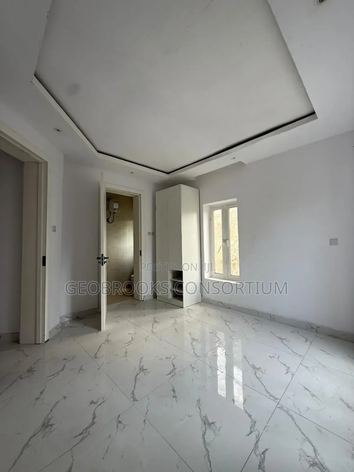 4bdrm Penthouse in Kolapo Ishola Gra, Akobo for sale