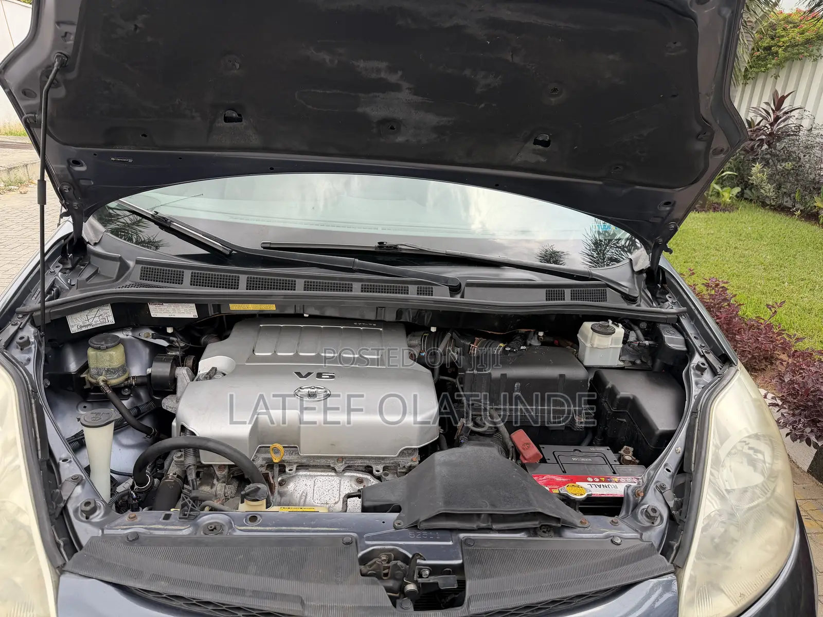 Toyota Sienna LE 2009 Gray