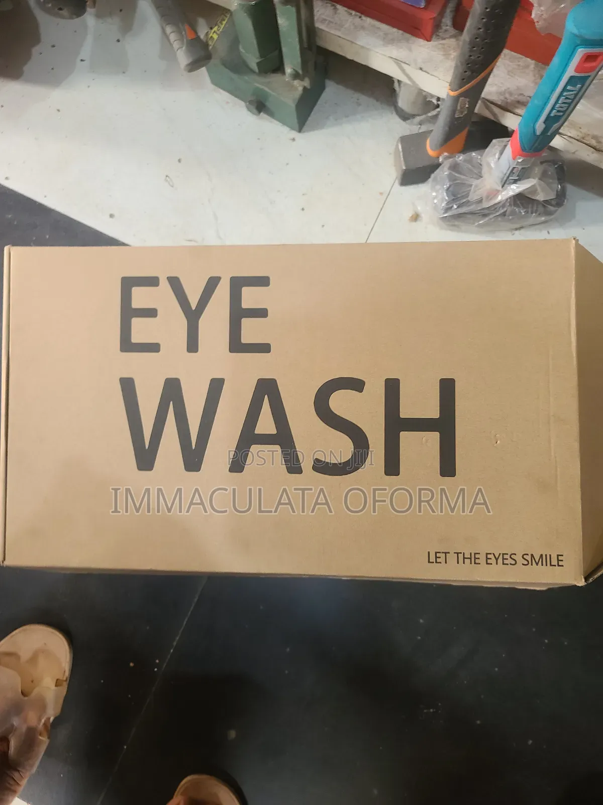 Emergency Eyewash/ Flush With First Aid Kit