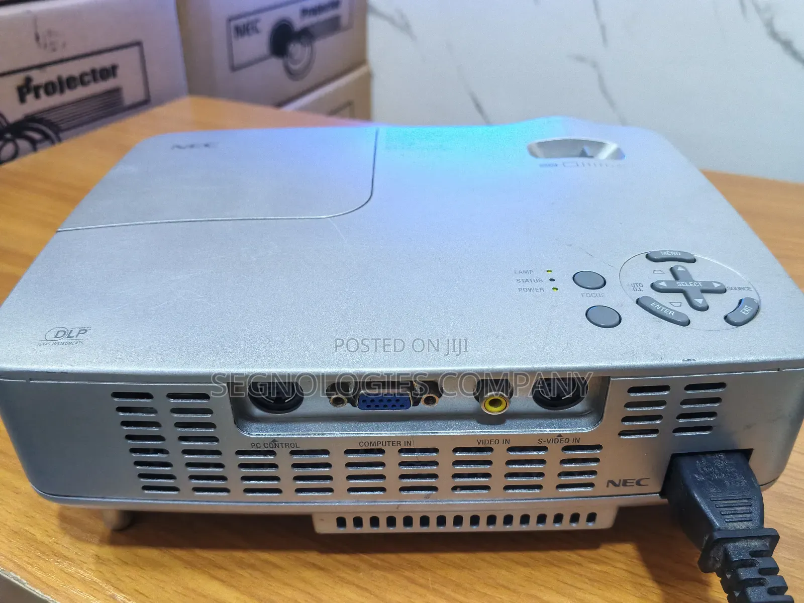 Nec Np40 2200 Lumens Dlp Portable Lightweight Projector