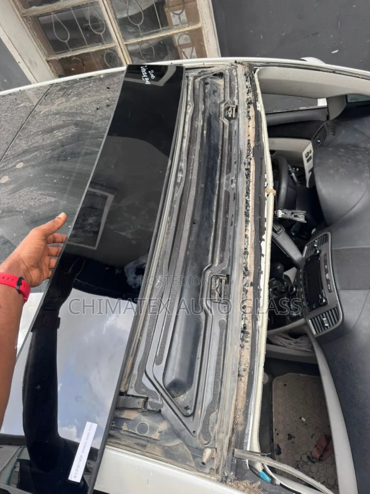 Toyota Venzer First Small Panoramic Roof Glass Available