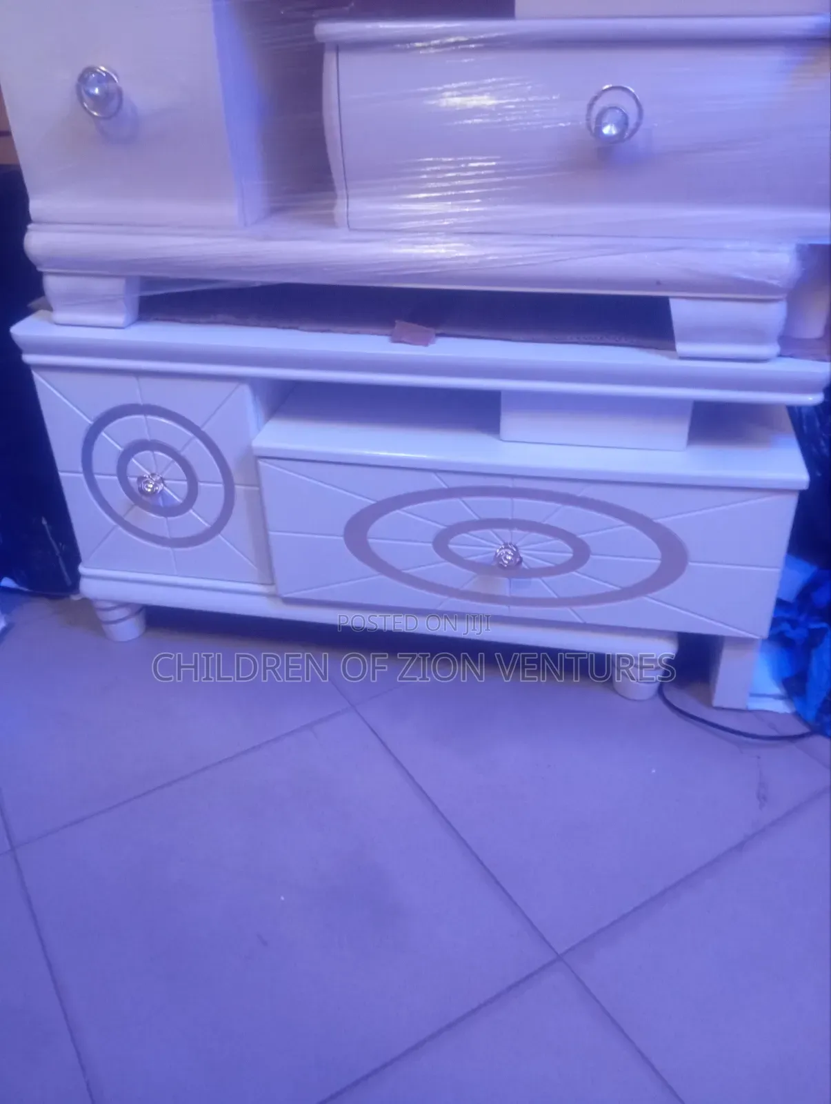 Royal TV Stand