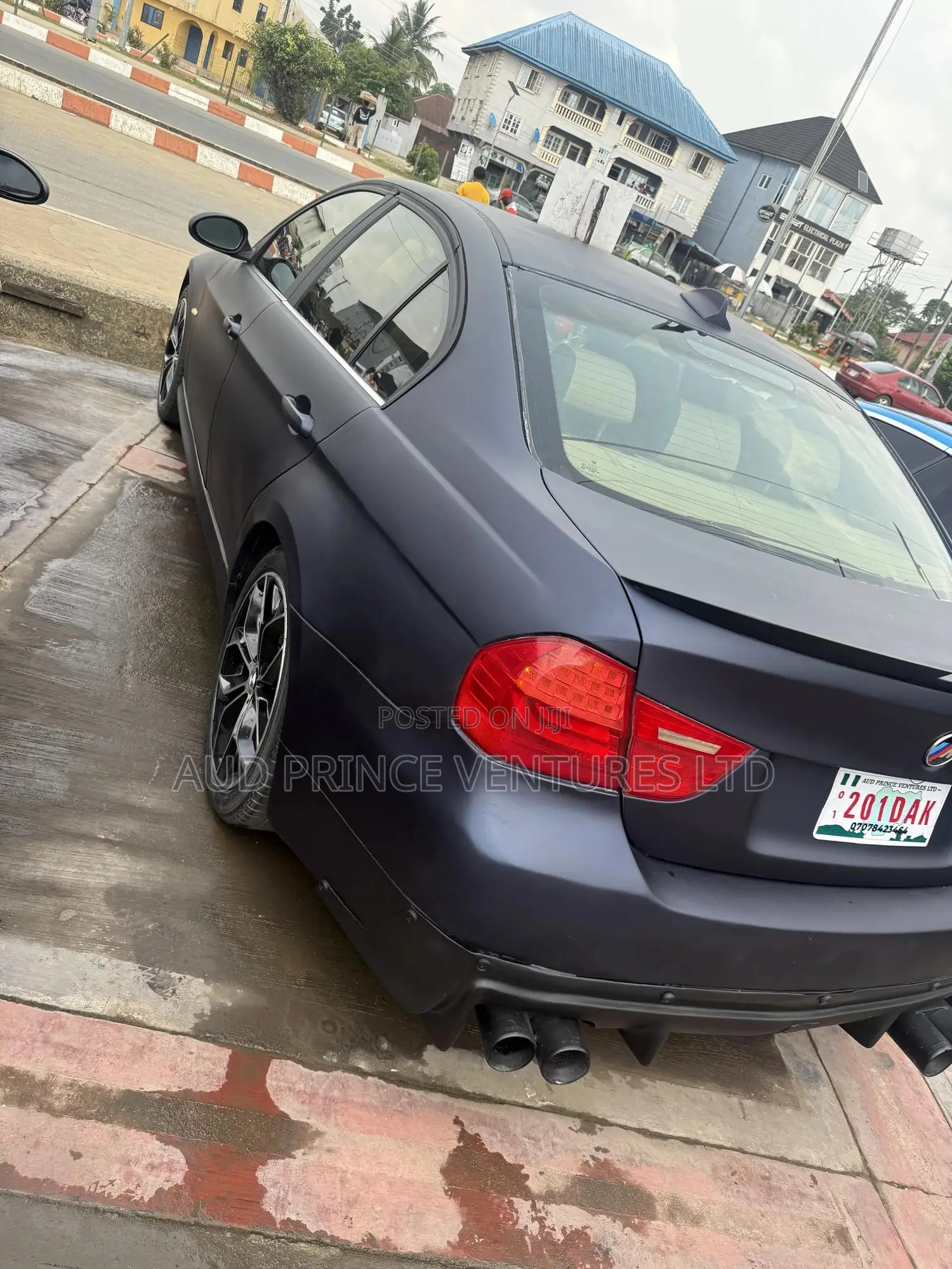 BMW 330i 2010 Blue