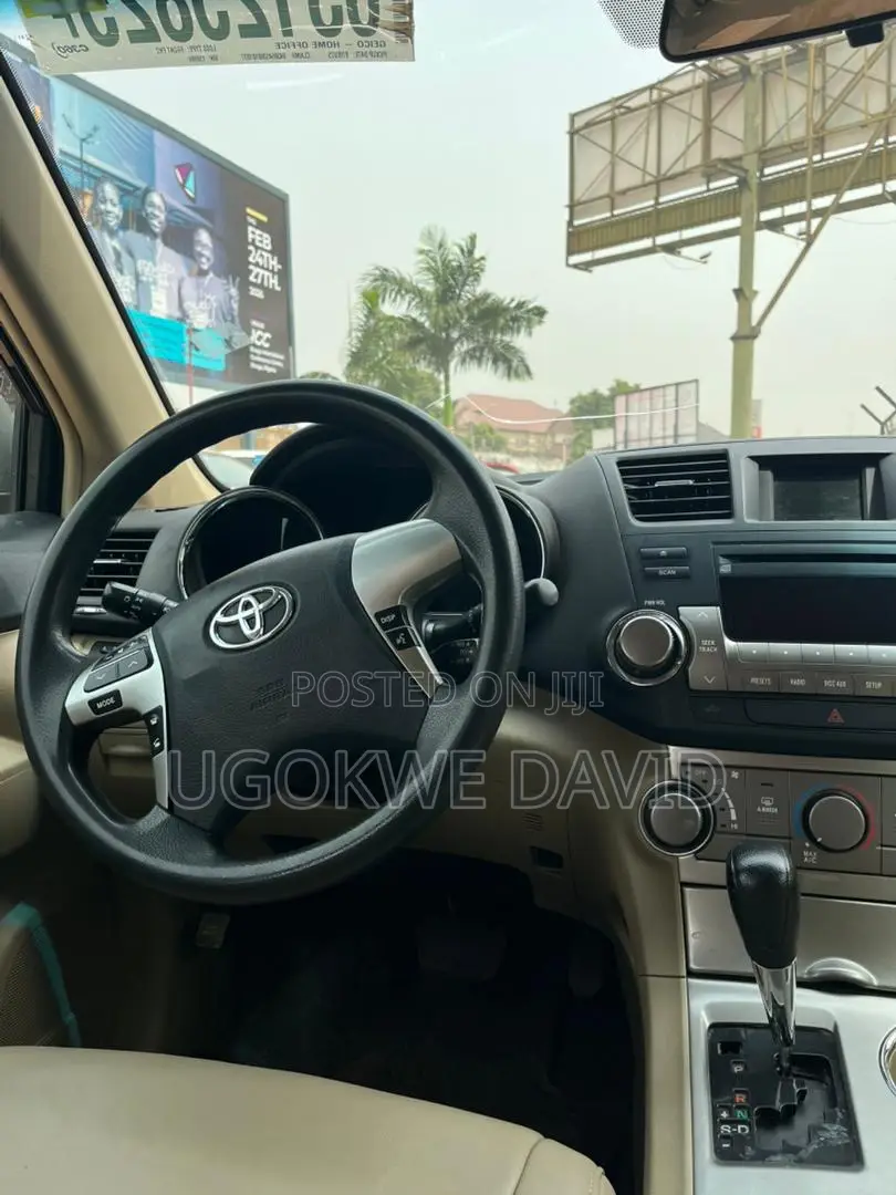 Toyota Highlander 2012 Burgundy
