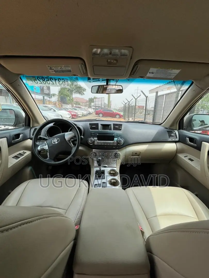 Toyota Highlander 2012 Burgundy
