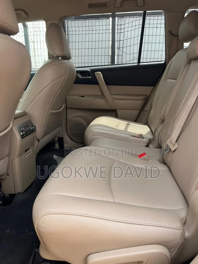 Toyota Highlander 2012 Burgundy