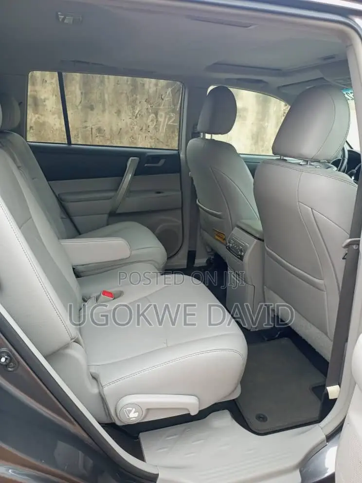 Toyota Highlander 2012 Gray