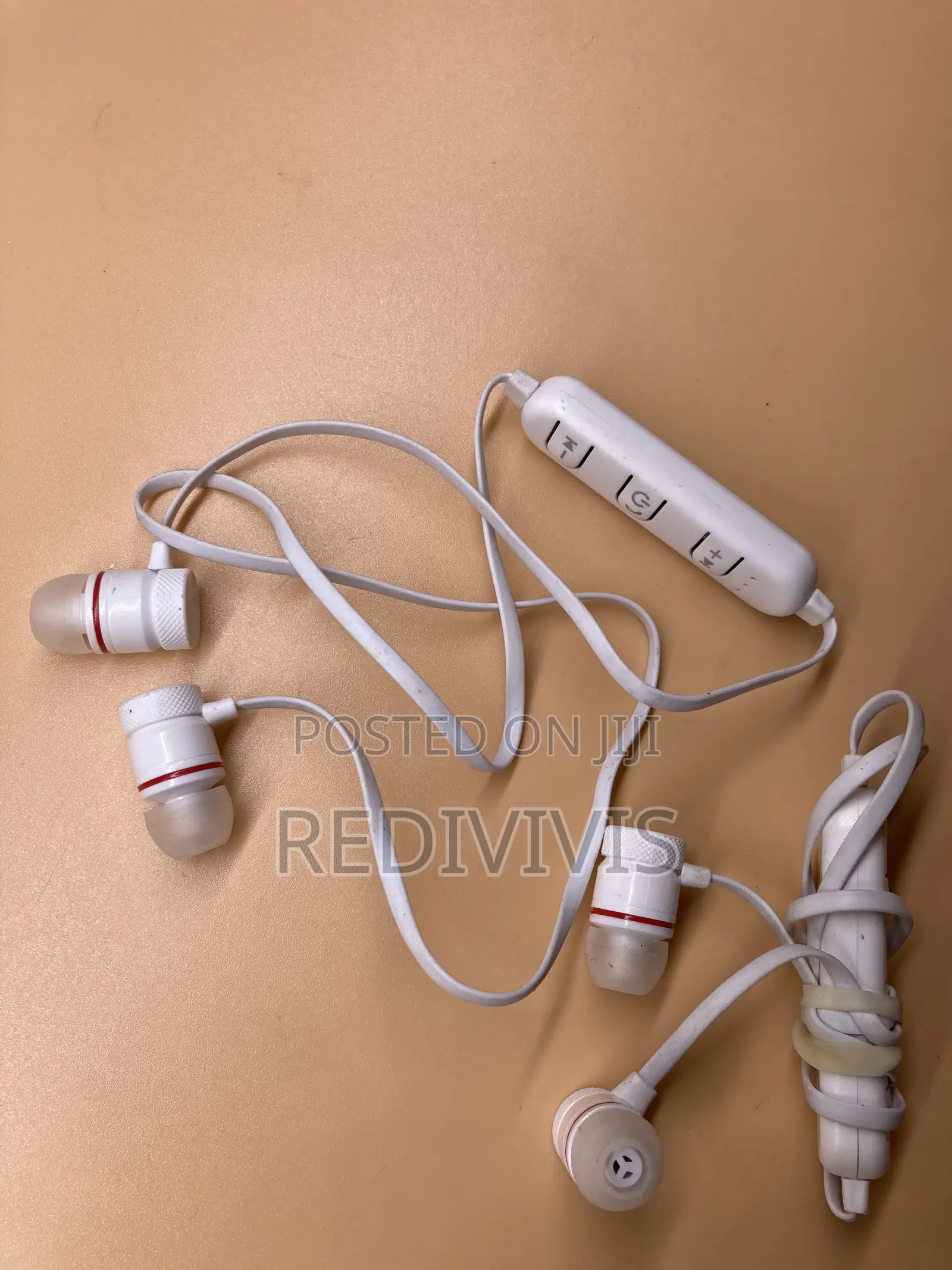 Remax Rb-s6 Sports Neckband Bluetooth Headset In White