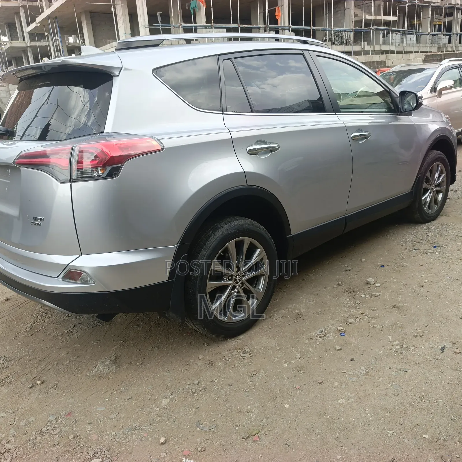 Toyota RAV4 Limited 4dr SUV AWD (2.5L 4cyl 6A) 2018 Silver