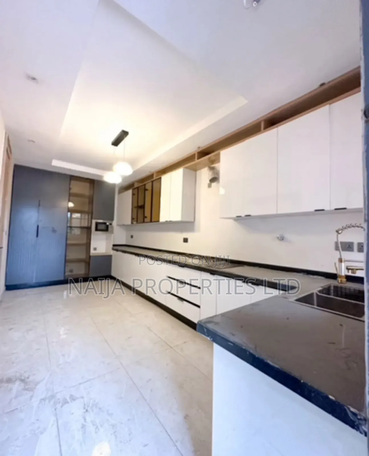 3bdrm Apartment in Victoria Island for sale