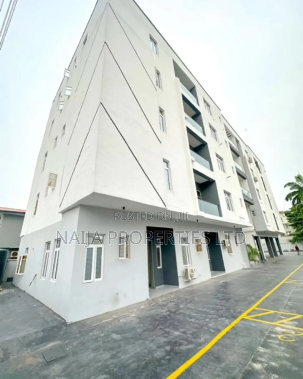 3bdrm Apartment in Victoria Island for sale