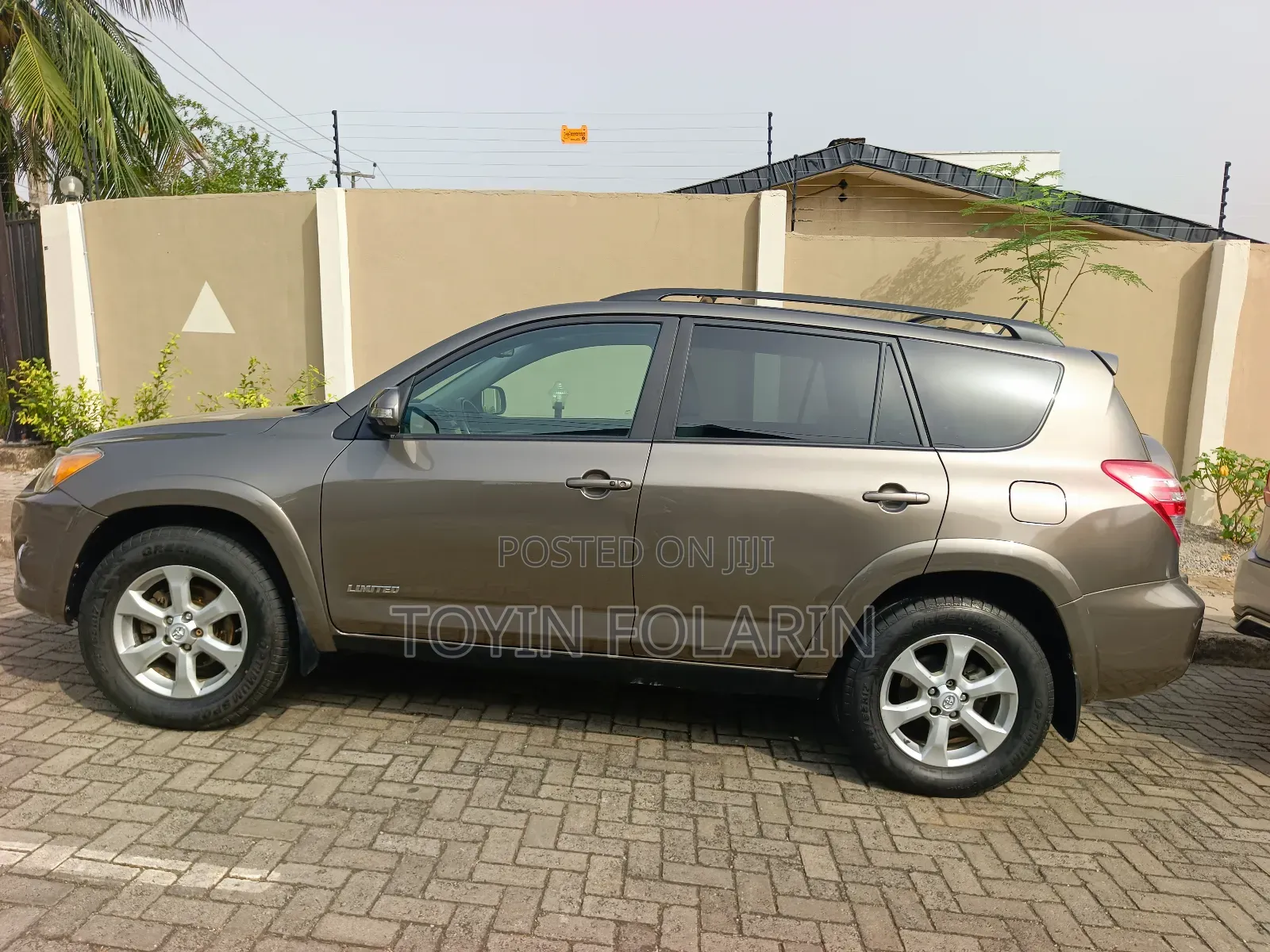 Toyota RAV4 3.5 Limited 4x4 2010 Brown