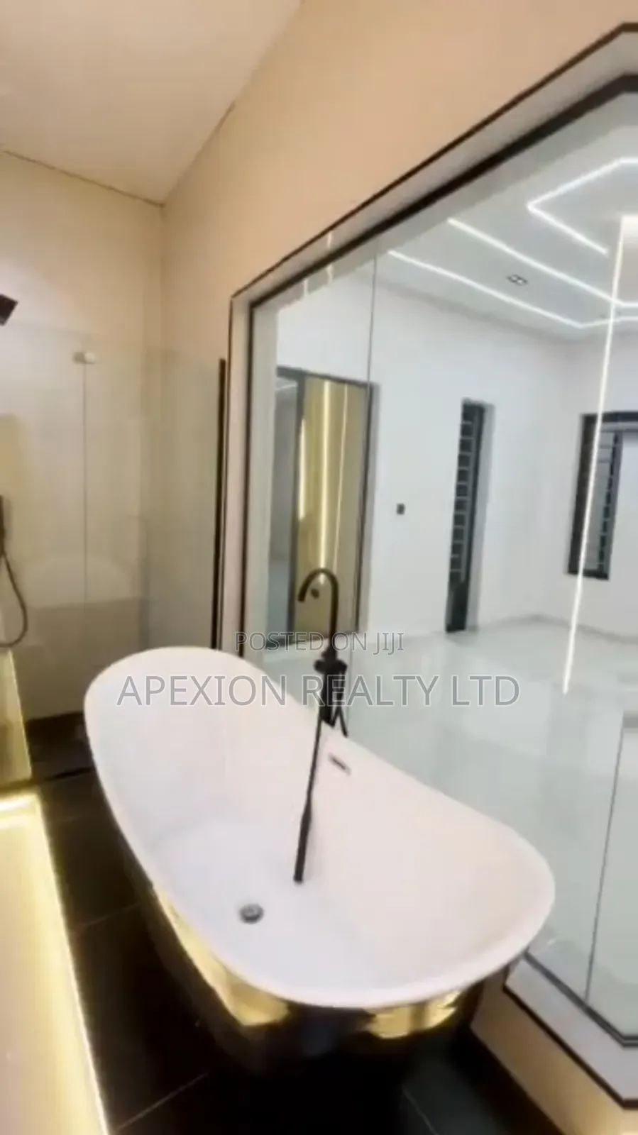 4bdrm Apartment in Thomas Estate, Sangotedo for sale