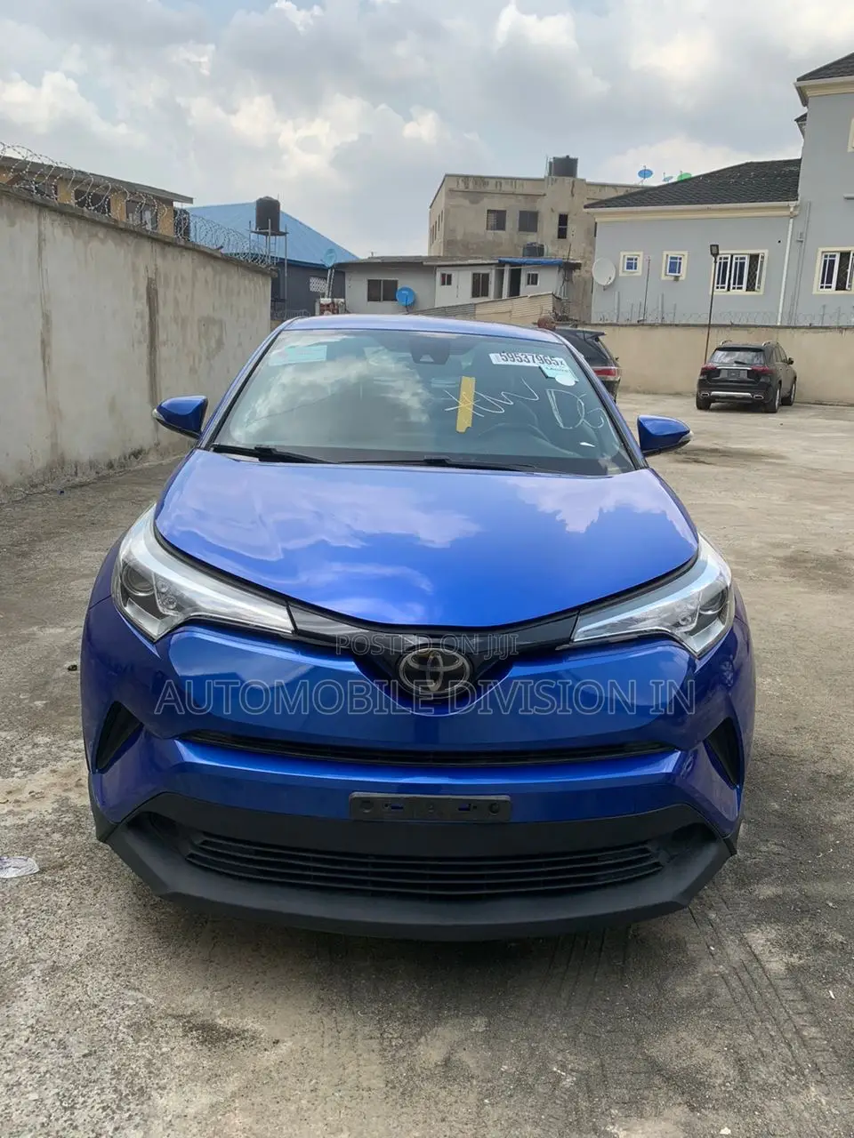 Toyota C-HR XLE FWD 2019 Blue