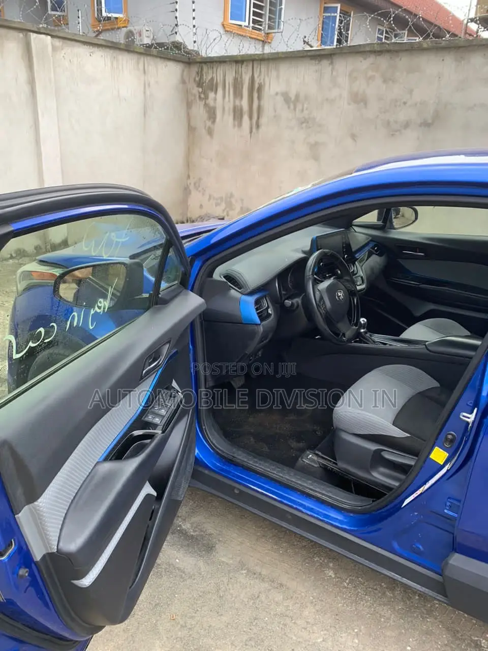 Toyota C-HR XLE FWD 2019 Blue