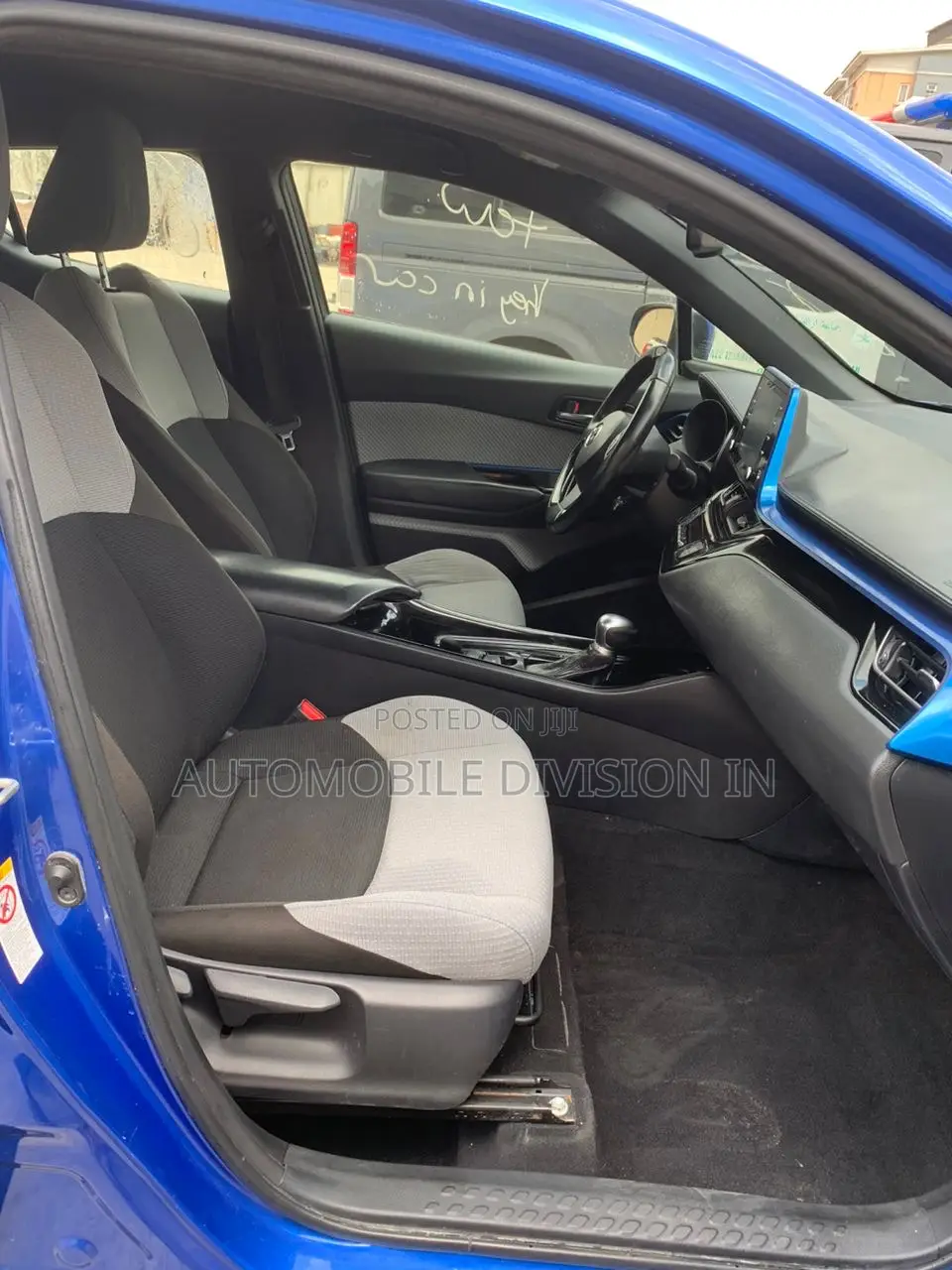 Toyota C-HR XLE FWD 2019 Blue