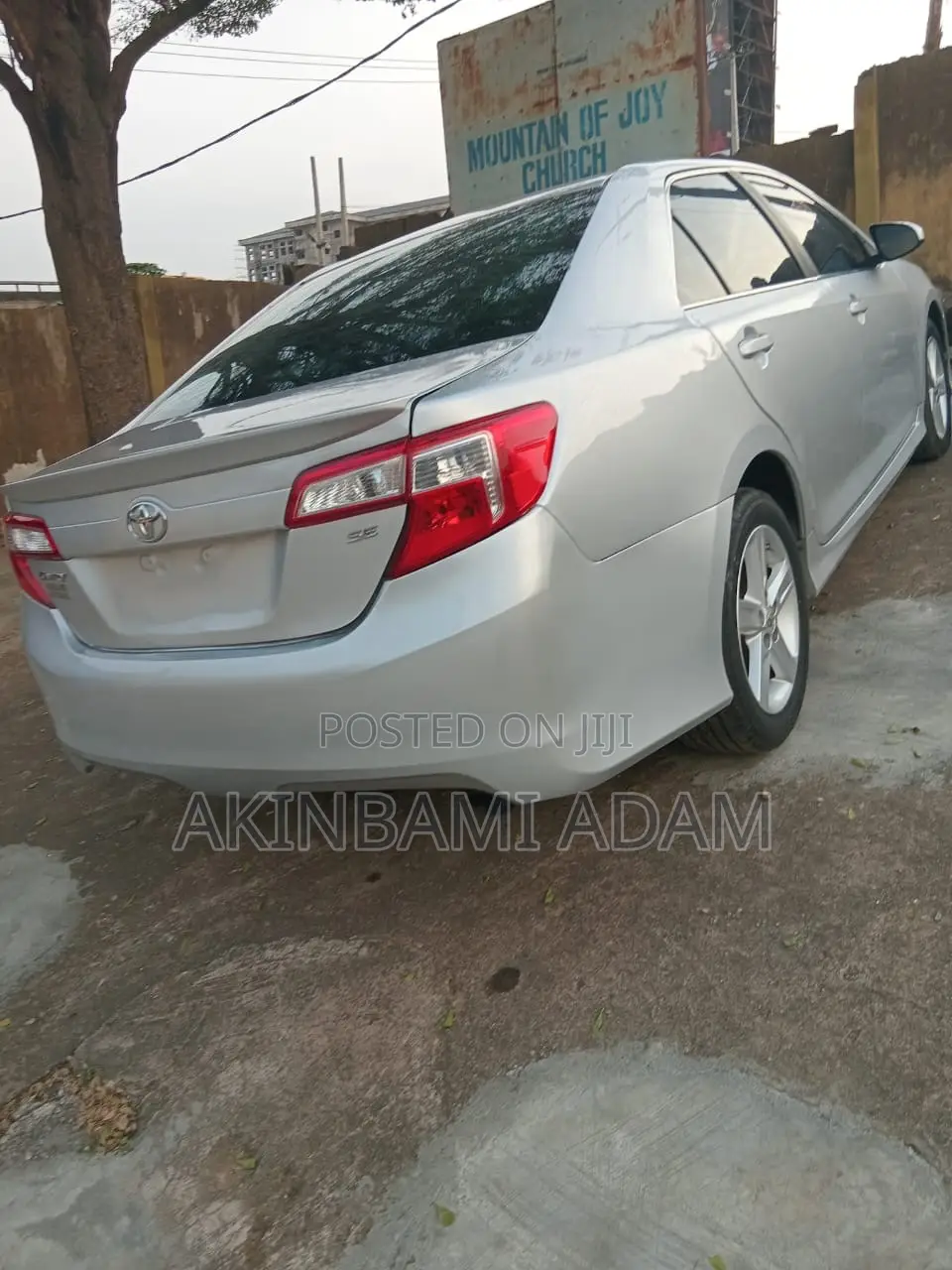 Toyota Camry SE 4dr Sedan (2.5L 4cyl 6A) 2014 Silver