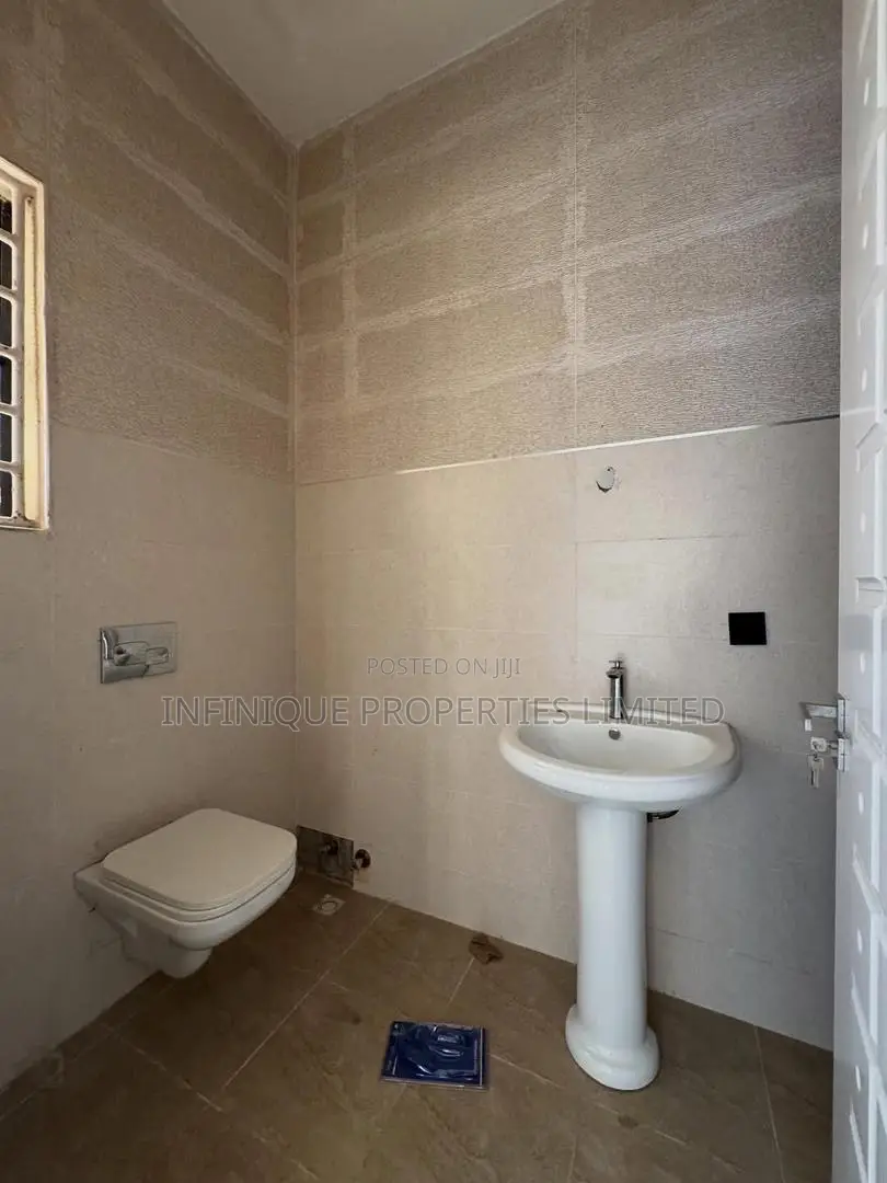 3bdrm Apartment in Lekki Phase 1 for rent