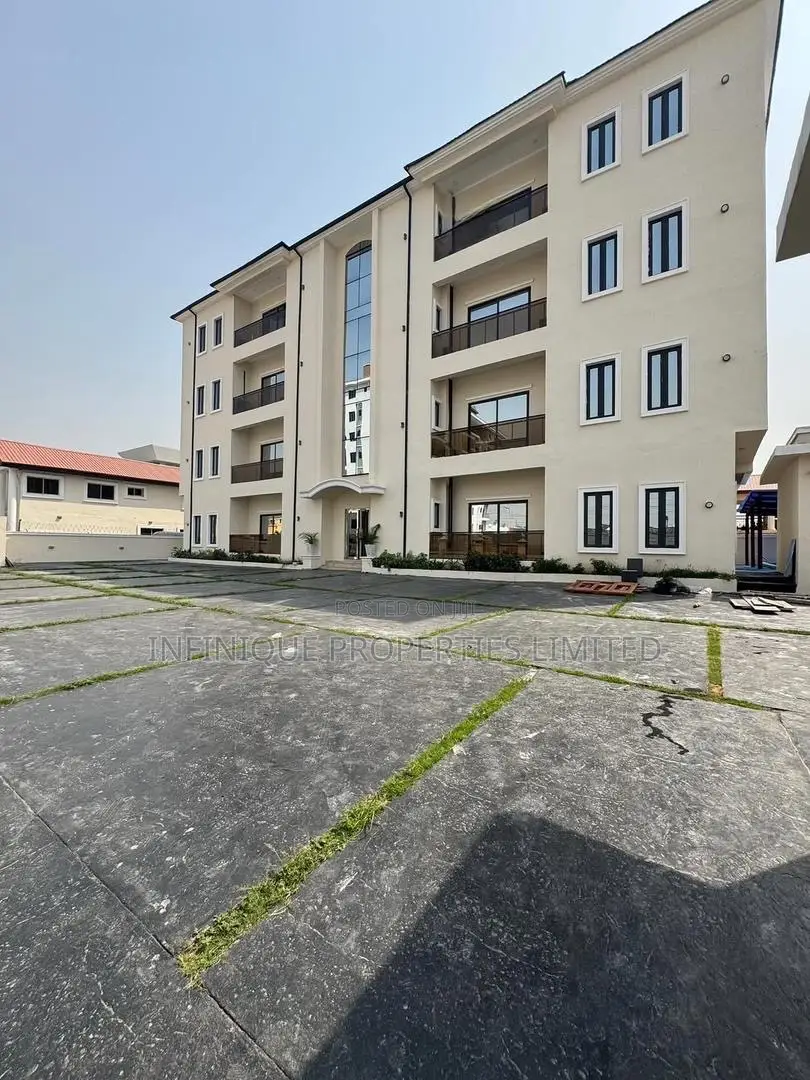 3bdrm Apartment in Lekki Phase 1 for rent