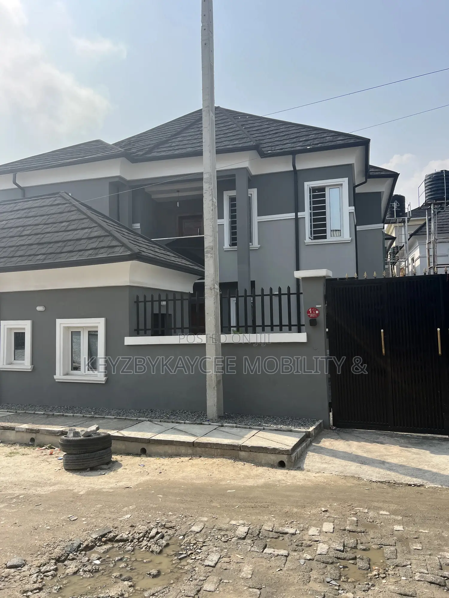 5bdrm Duplex in Ilasan, Lekki for sale