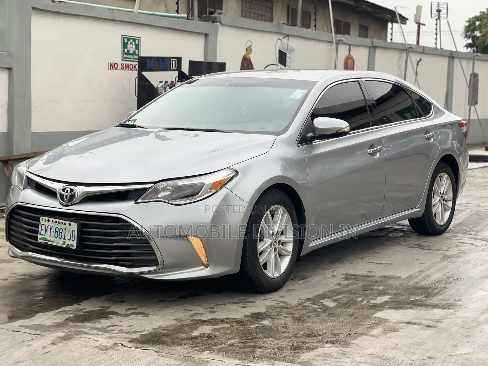 Toyota Avalon XLE Premium 4dr Sedan (3.5L 6cyl 6A) 2015 Silver